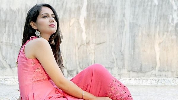 Malvi Malhotras Stalker Meets With An Accident; Police To Arrest Him After His Discharge Malvi Malhotras Stalker Meets With An Accident; Police To Arrest Him After His Discharge