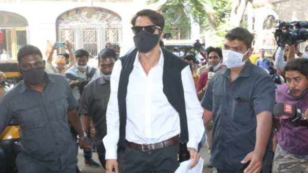 Arjun Rampal Arrived At NCB Office On November 13 Arjun Rampal Arrived At NCB Office On November 13