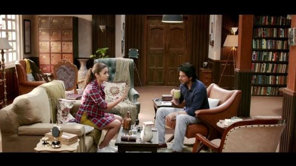 Gauri Khan Finally Reveals Why SRK Aka Shah Rukh Khan's Chair Creaked In The End