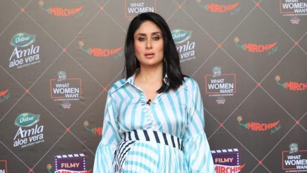 Kareena Finally Obliges To Remove Her Mask For A Photo-Op Kareena Finally Obliges To Remove Her Mask For A Photo-Op