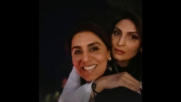 Neetu Kapoor Strikes A Pose With Daughter Riddhima