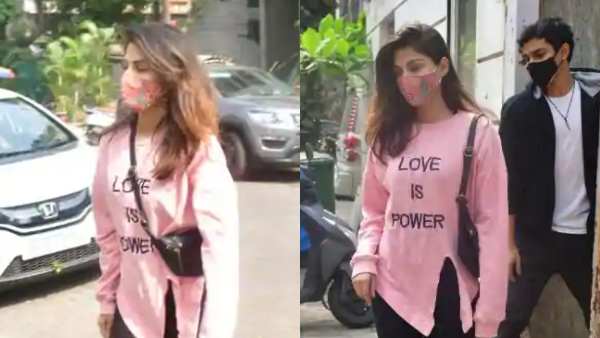 Rhea Was Spotted House Hunting In Mumbai Rhea Was Spotted House Hunting In Mumbai