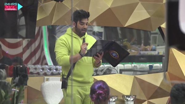 Fans Praise Paras Fans Praise Paras