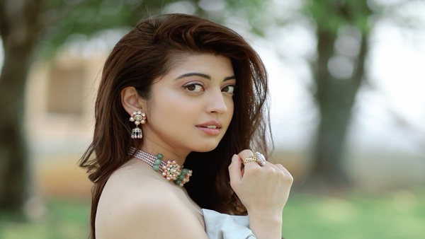 pranitha-compares-south-film-industry-to-bollywood pranitha-compares-south-film-industry-to-bollywood