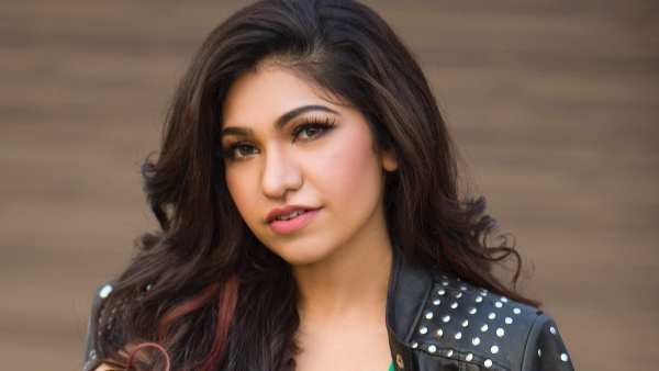 Tulsi Kumar Tulsi Kumar