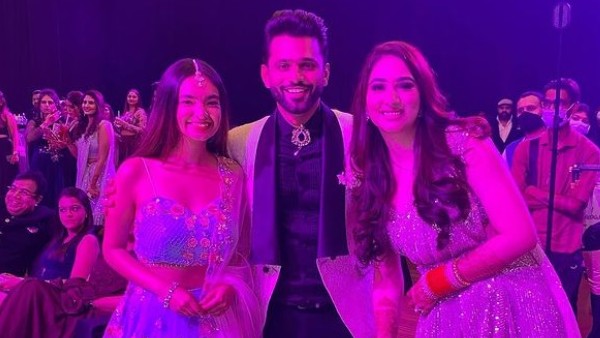 Anushka With Newly-Weds Anushka With Newly-Weds