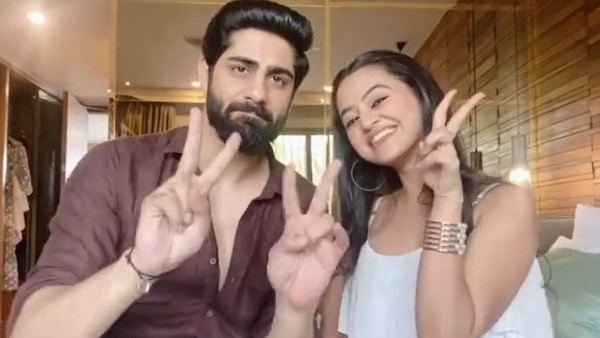 Helly Shares Random Pictures From IMM 2