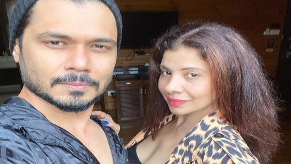 Sidharth Shukla Funeral: Sambhavna Seth & Her Husband Fight With Mumbai Police; Watch Video Sidharth Shukla Funeral: Sambhavna Seth & Her Husband Fight With Mumbai Police; Watch Video