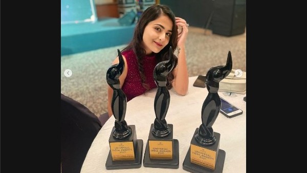 Debattama Wins Universal India Awards 2021