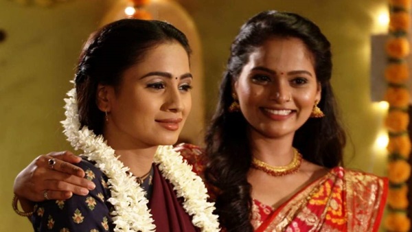 Mulgi Zali Ho & Mazhi Tuzhi Reshimgaath