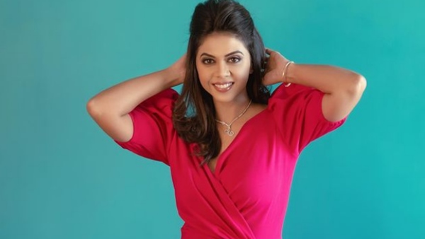 Rutuja Bagwe Had An Accident In Her Kitchen