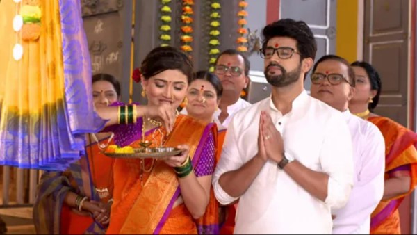 Thipkyanchi Rangoli & Mazhi Tuzhi Reshimgaath