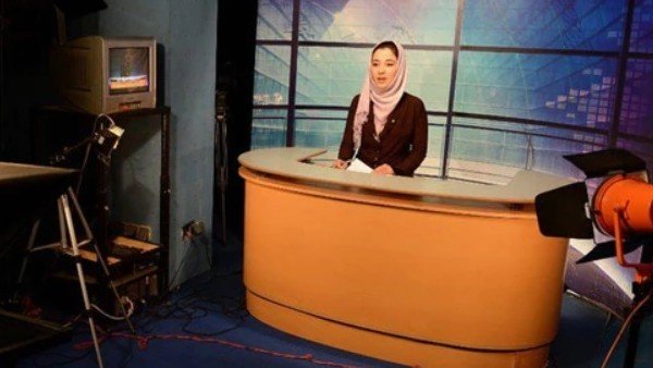 Afghan Male TV Anchors Cover Faces In Support Of Female Colleagues Following The Taliban Order