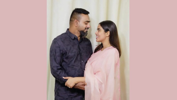 Actress Purnaa AKA Shamna Kkasim Gets Engaged To A Dubai