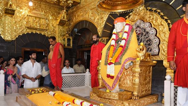 Sai & Shivangi Seek Blessings From Shirdi Sai Baba