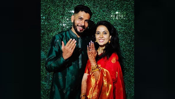 Ti Parat Aaliye Fame Nachiket Devasthali And Tanvi Kulkani Get Engaged; See Pics Ti Parat Aaliye Fame Nachiket Devasthali And Tanvi Kulkani Get Engaged; See Pics