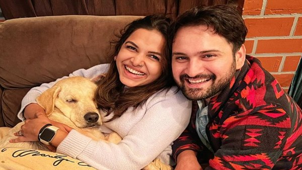 Siddharth Chandekar & Mitali Mayekar Get Emotional As They Leave Rented House And Move Into Their Own House Siddharth Chandekar & Mitali Mayekar Get Emotional As They Leave Rented House And Move Into Their Own House