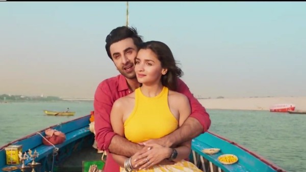 brahmastra-s-kesariya-song-turns-into-a-meme-fest-over-love-storiyaan-line-in-its-lyrics