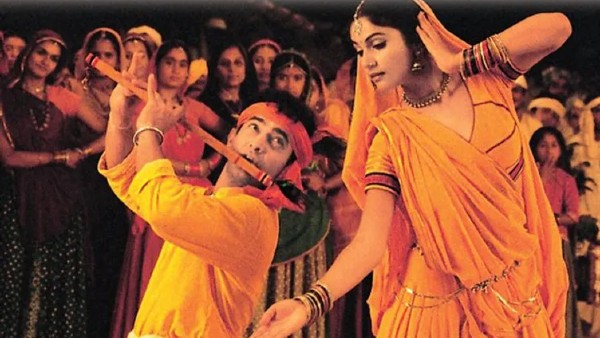 'Radha Kaise Na Jale'