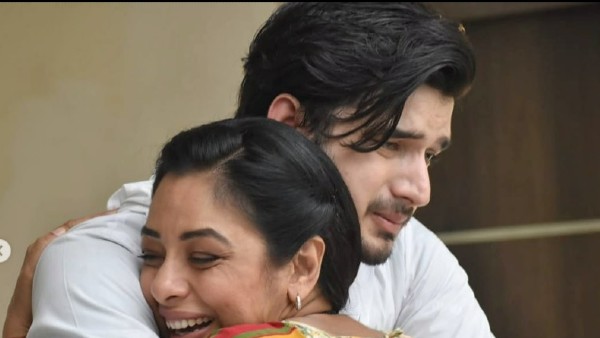 Paras Kalnawat & Rupali Ganguly Paras Kalnawat & Rupali Ganguly