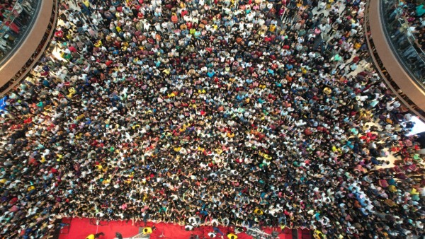 vijay-deverakonda-reacts-as-liger-event-gets-stopped-abruptly-after-stampede-like-situation-in-mall vijay-deverakonda-reacts-as-liger-event-gets-stopped-abruptly-after-stampede-like-situation-in-mall