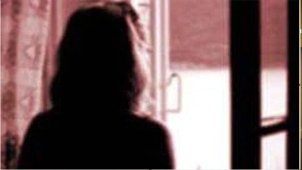 Kannada Actress Blackmailed By Makeup Man For Rs 30 Lakh