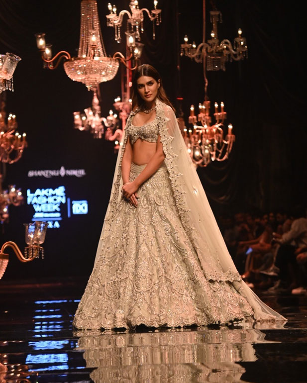 Kriti looks stunning in silver lehenga