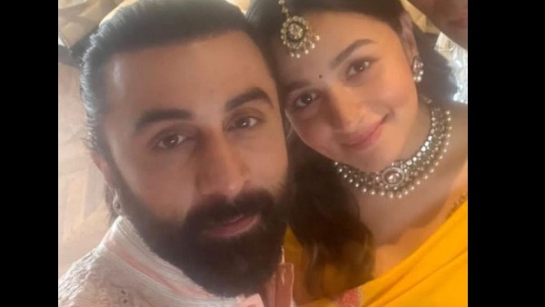 Would-Be-Parents Ranbir & Alia Caught In A Frame