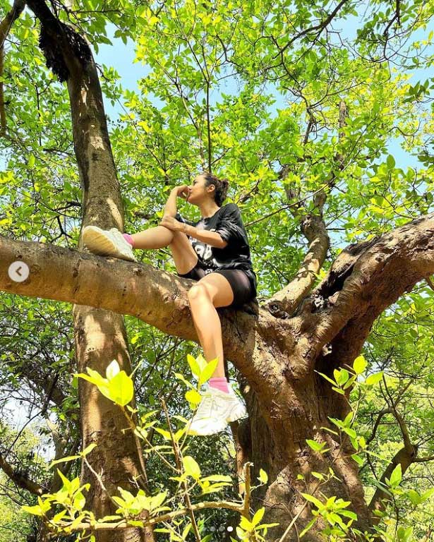 Shehnaaz dishes out good vibes Shehnaaz dishes out good vibes