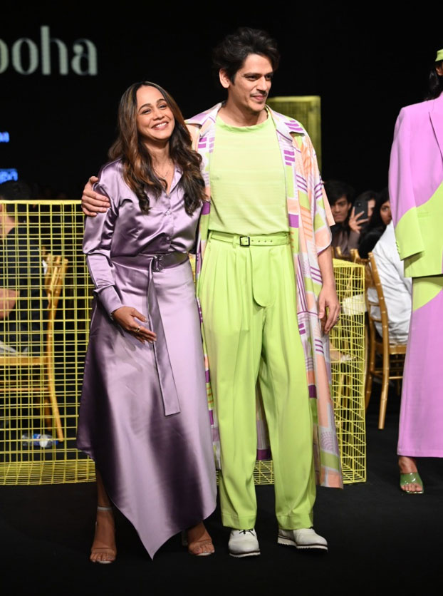 Vijay poses with designer