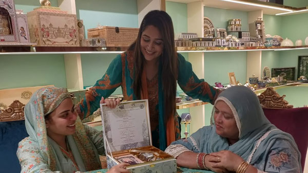 Dipika unveils Sabas wedding invite Dipika unveils Sabas wedding invite