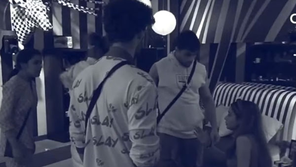 Sumbul And Tina Fight Over Shalin