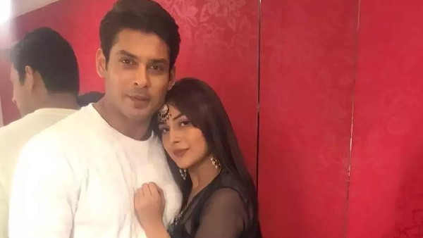 Shehnaaz Dedicates The Award To Sidharth Shukla