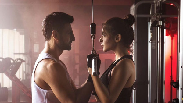 Shoaib Malik Praised Ayesha Omar Shoaib Malik Praised Ayesha Omar