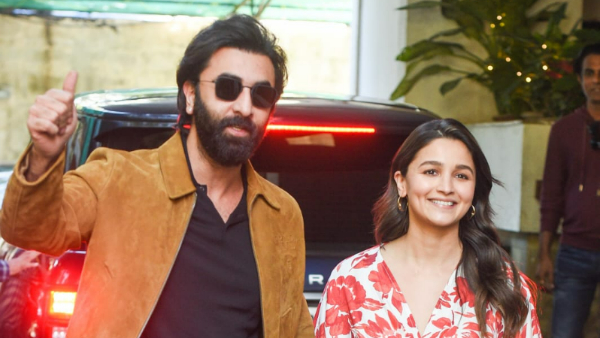 Alia, Ranbir Arrive In Style Alia, Ranbir Arrive In Style
