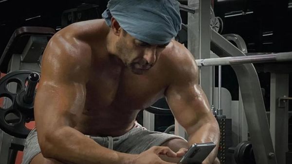 SALMANS PANVEL FARMHOUSE HAS ALL THE REQUIRED FACILITIES