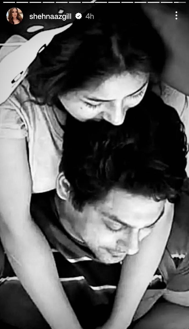 shehnaaz holds sidharth close