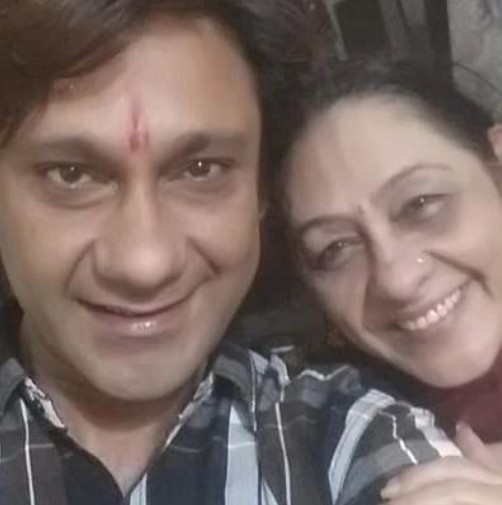 Veena Kapoor With Her Son Veena Kapoor With Her Son