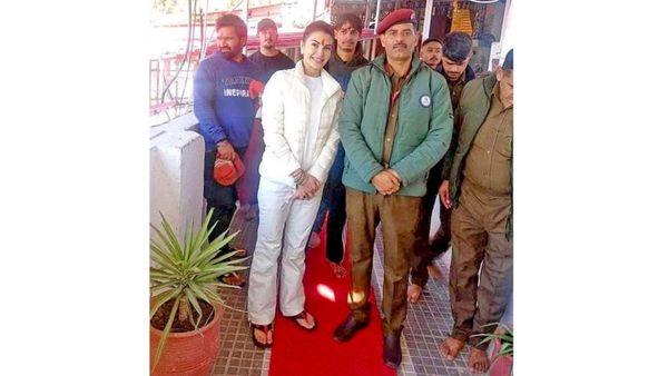 jacqueline fernandez vaishno devi temple