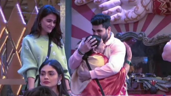 Priyanka Choudhary Is Also In The Frame