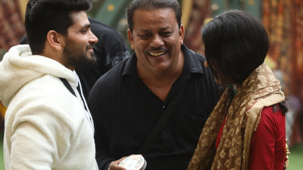 Sumbul’s ‘Bade Papa’ Was A Part Of Family Week