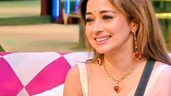 Her Outfit & Jewellery Choices Her Outfit & Jewellery Choices