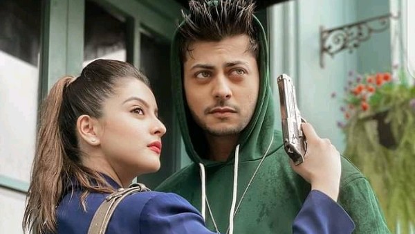 Hero – Gayab Mode On