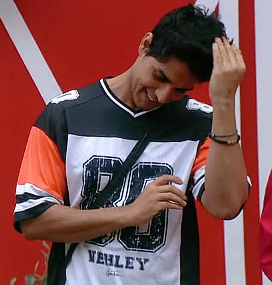 3. Oversized Baseball t-shirts