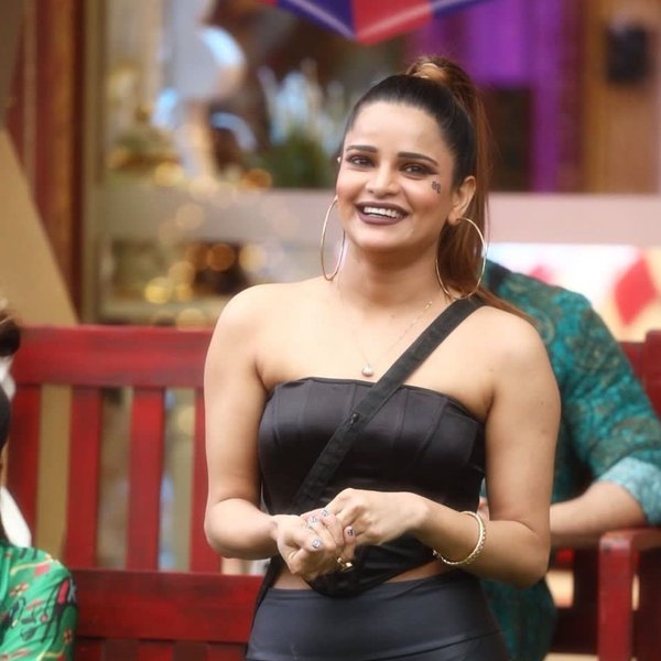 Archana Gautam’s Total Earnings