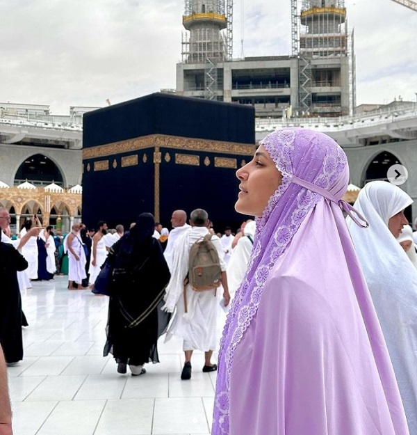 Hina Khan Shuts Down Trolls Judging Her Religious Sentiments During Ramadan