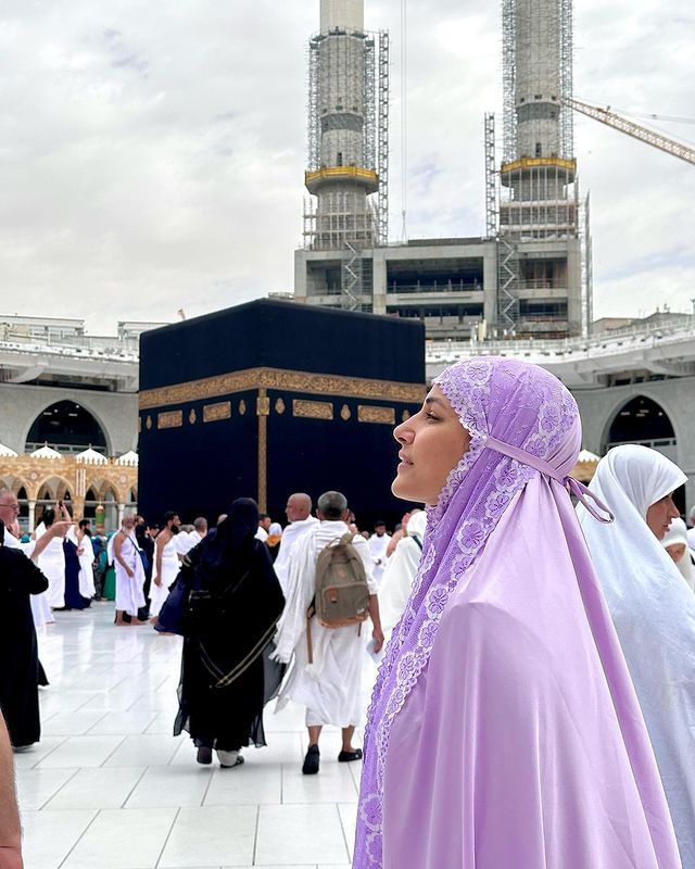 Hina Khan Reacts To Trolls 