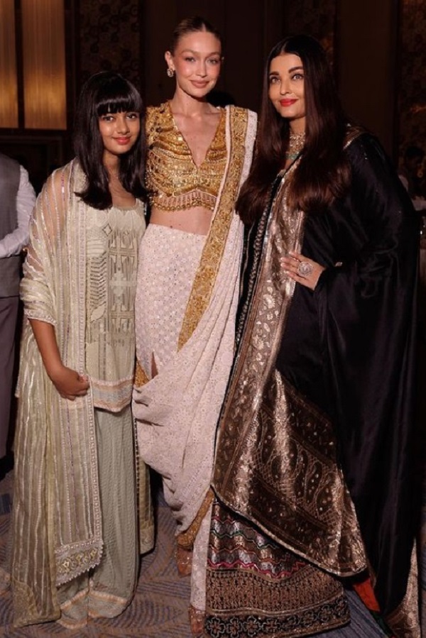 Check Out These UNSEEN Pics Of Celebs From NMACC Gala Check Out These UNSEEN Pics Of Celebs From NMACC Gala