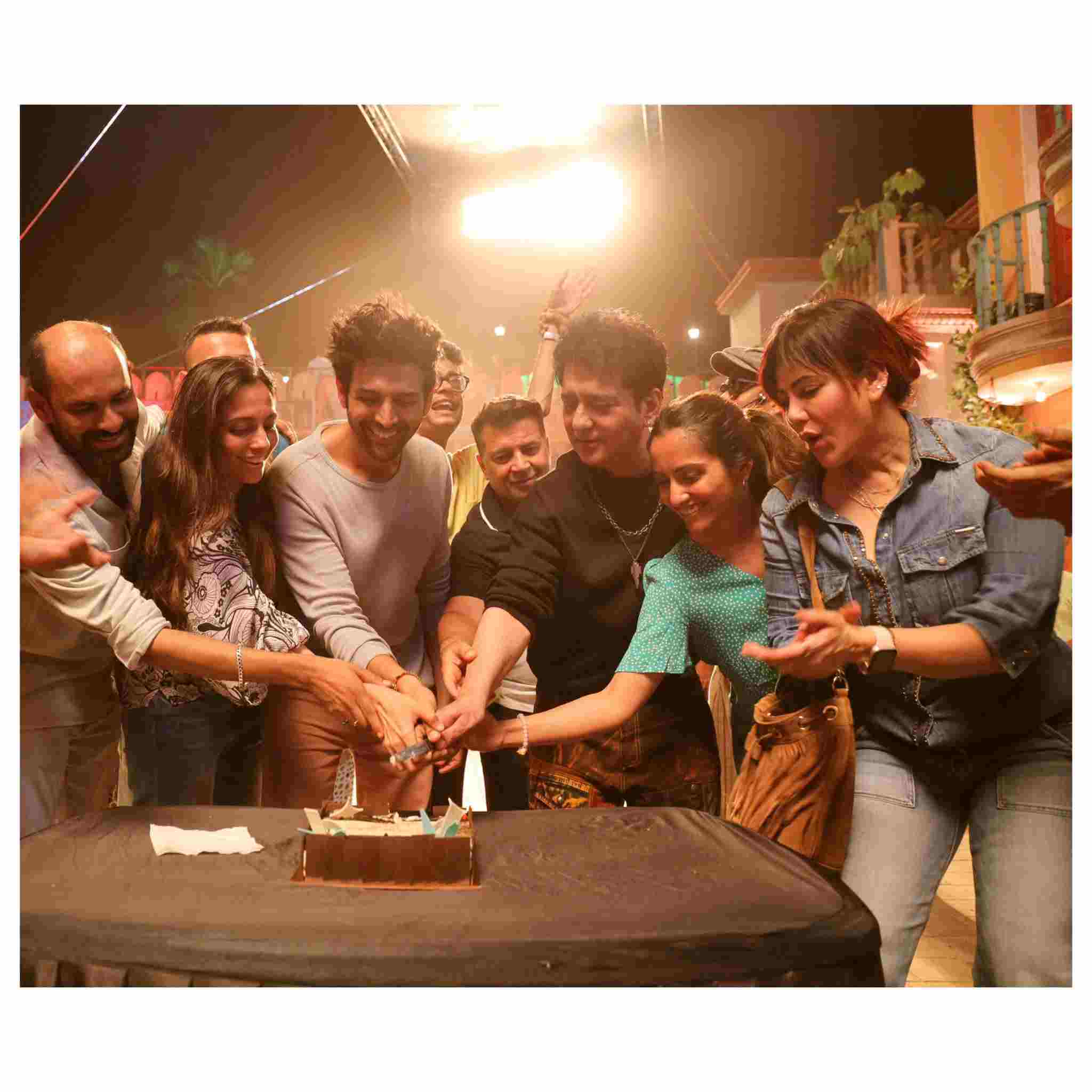 Kartik Aaryan Wraps Up Satyaprem Ki Katha