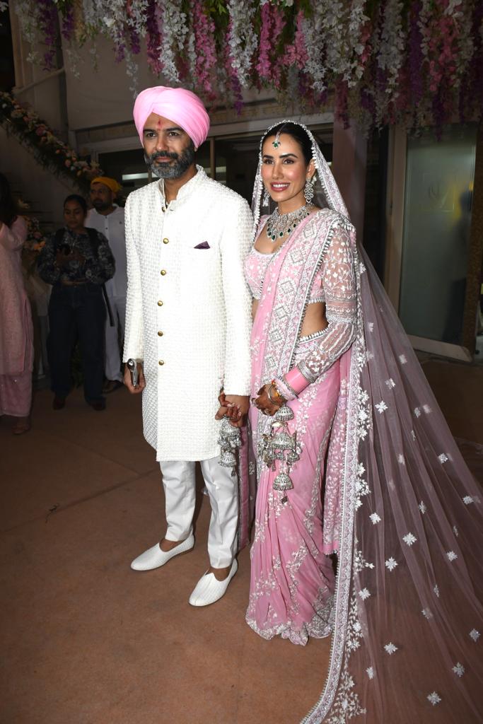 Sonnalli Seygall & Ashesh L Sajnani Tie The Knot